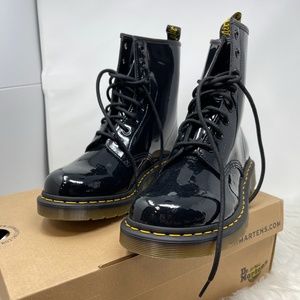 NIB 1460 WOMEN'S PATENT LEATHER LACE UP BOOTS
